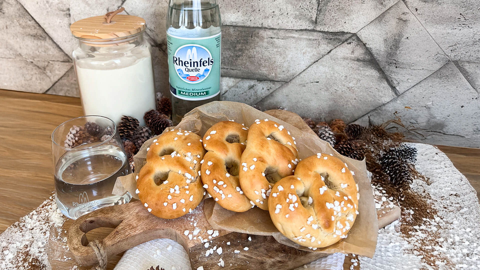 Rheinfelsquellen.de | Hefebrezel Rezept - Vegan Rheinfelsquellen.de | Hefebrezel Rezept - Vegan